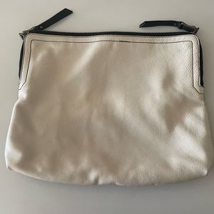 🔒🤍Splendid Leather Duel Color Clutch